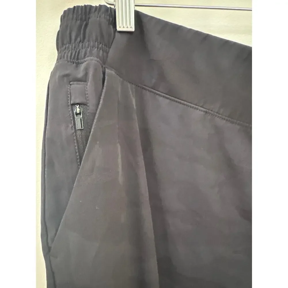 Athleta Brooklyn Joggers Ankle Black Camo Size 20 Athleisure Comfort Travel - Picture 2 of 6